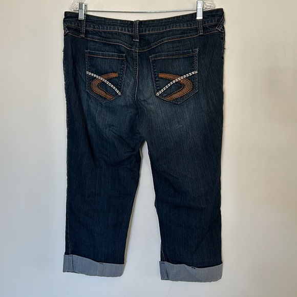 🎈3/$25🎈A.N.A. Mid Rise Cropped Jeans/Capris - Picture 4 of 6